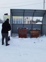 12 января после снегопадов очищены все контейнерные площадки и остановки на территории сельского поселения.