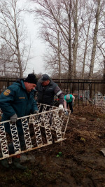 Проведен субботник на кладбище с. Калтыманово